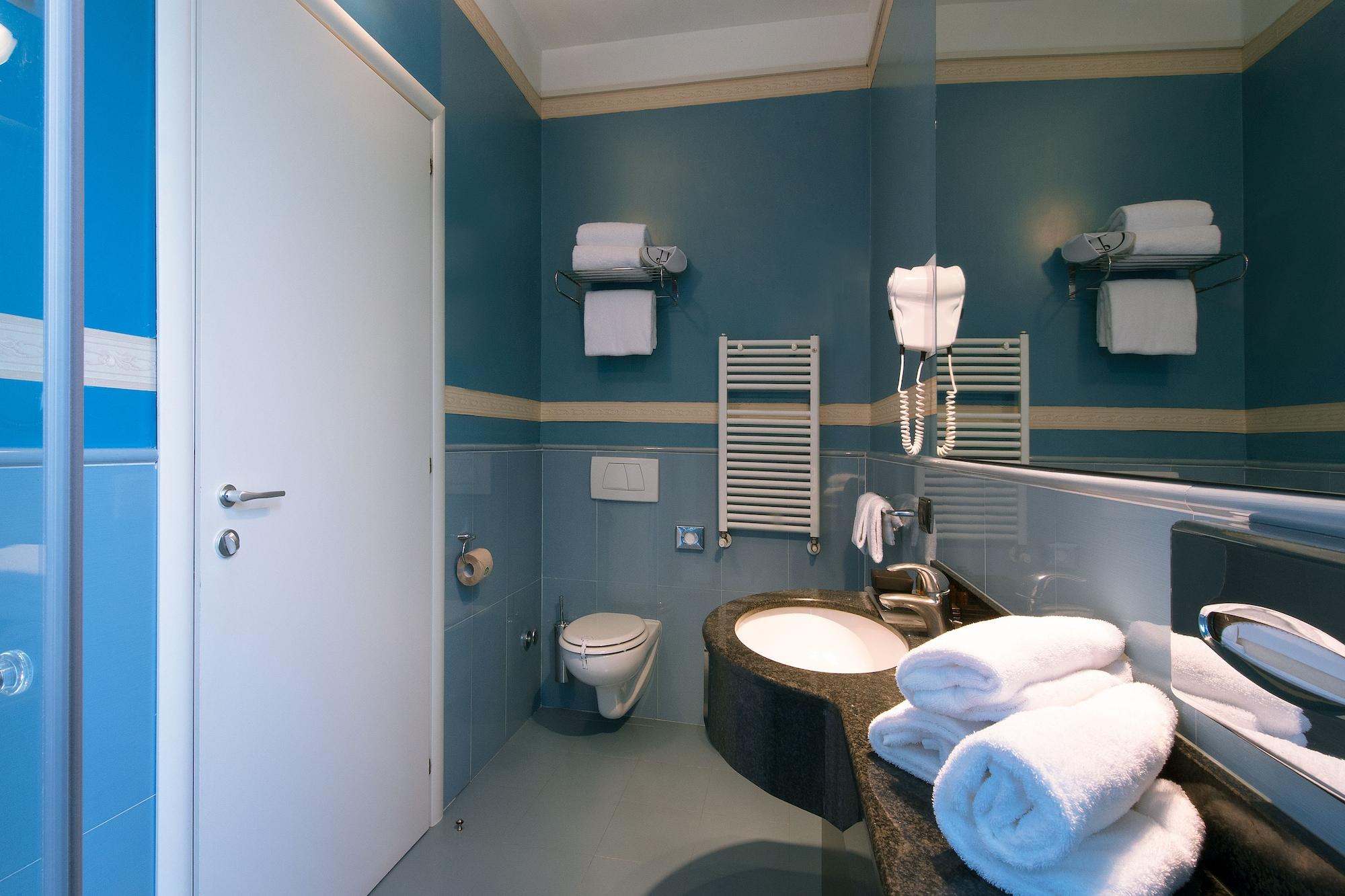 Cdh Hotel 4*